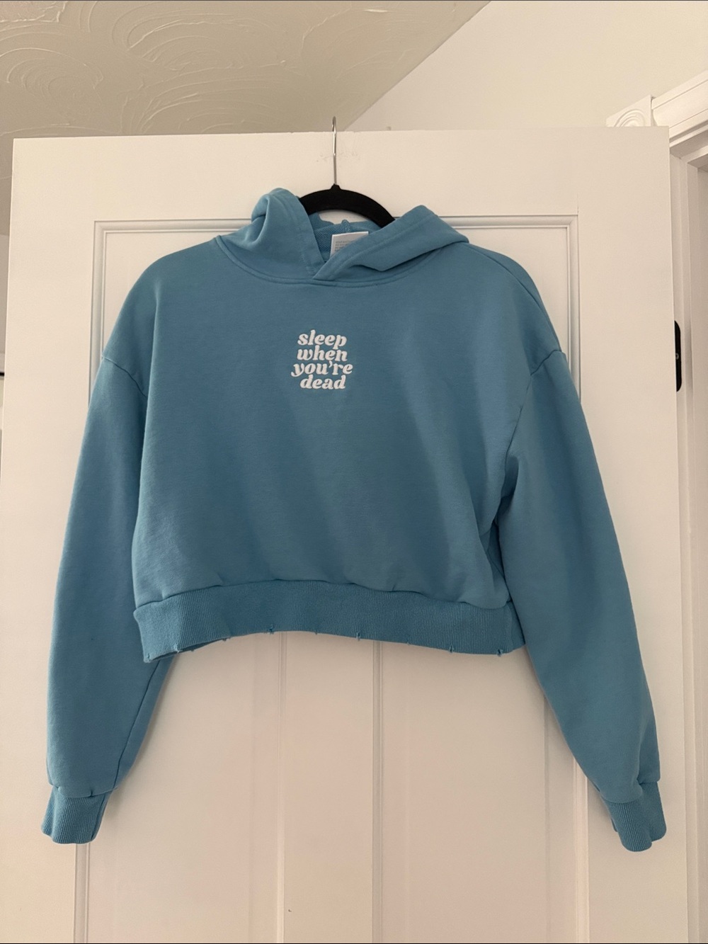 Light Blue Cropped Hoodie Sweatshirt with Chest Graphic